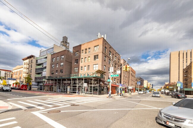 Neighborhood Context - 2440-2450 Amsterdam Ave