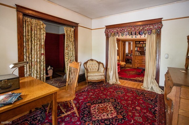 Foto del edificio - 2 br, 1 bath  - 2021 23rd St
