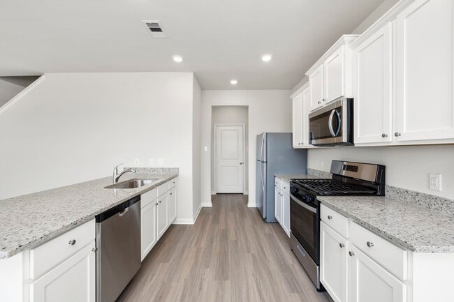 Building Photo - 6410 Summer Pass Dr