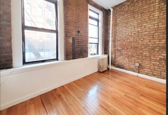 Building Photo - 109 Eldridge St