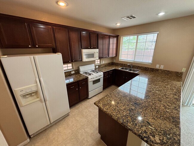 Building Photo - Elegant 3Bed/3Bath Home with Loft in the P...