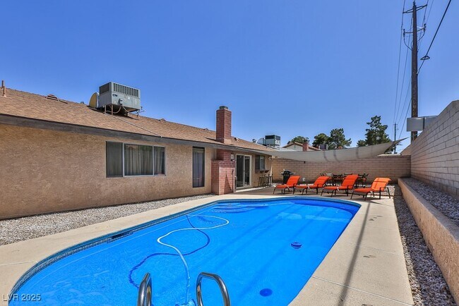 Building Photo - 533 Sheffield Dr
