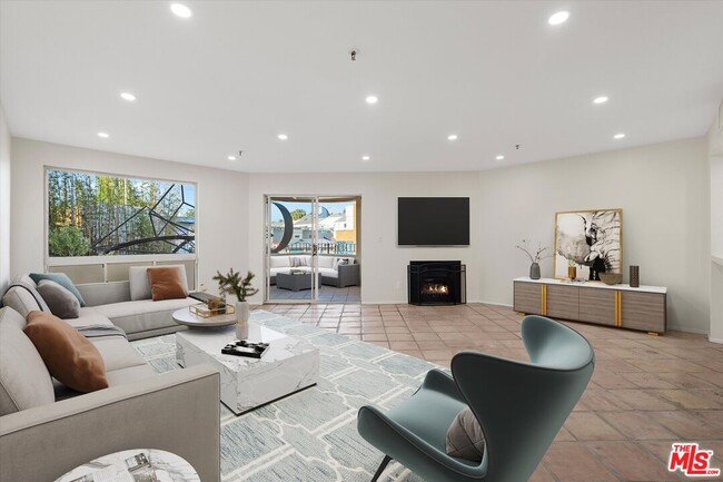 Building Photo - 235 Main St