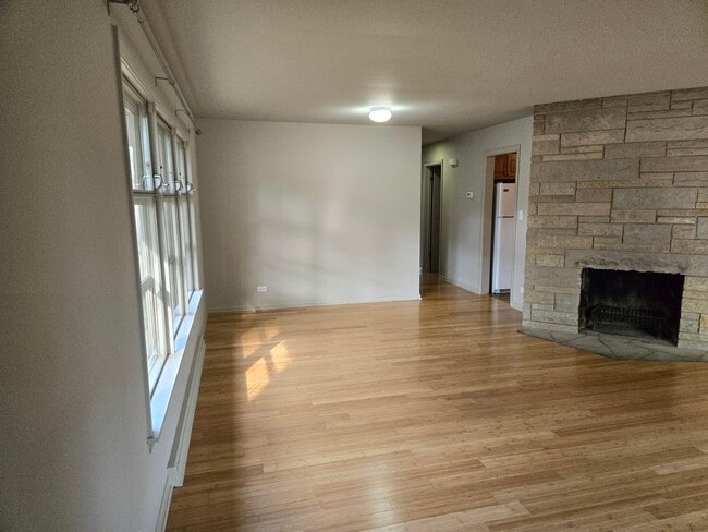 Building Photo - 448 Hubbard Ave