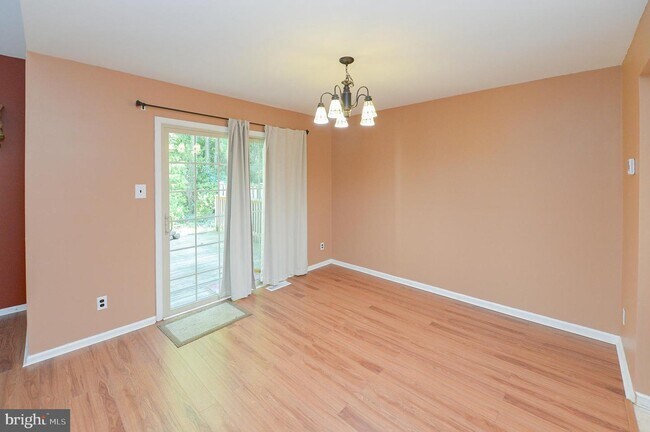 Building Photo - 14 Bretshire Ct