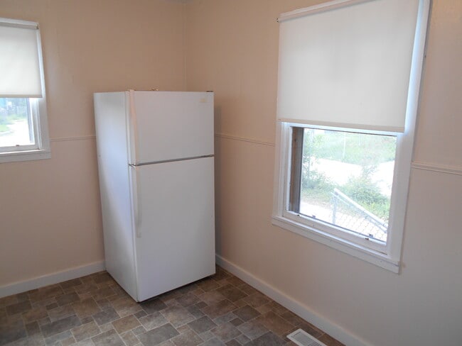Building Photo - 1428 S Terrace Dr