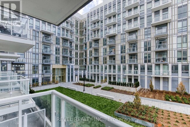 Photo du bâtiment - 1005 Dundas St E