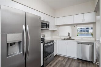 Building Photo - 16795 Hemingway Dr