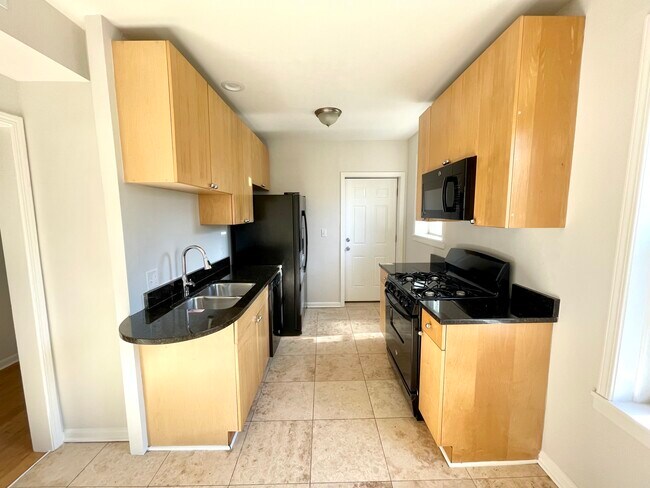 Building Photo - 7314 N Honore St