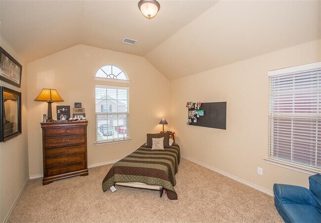 Building Photo - 1420 Creosote Dr