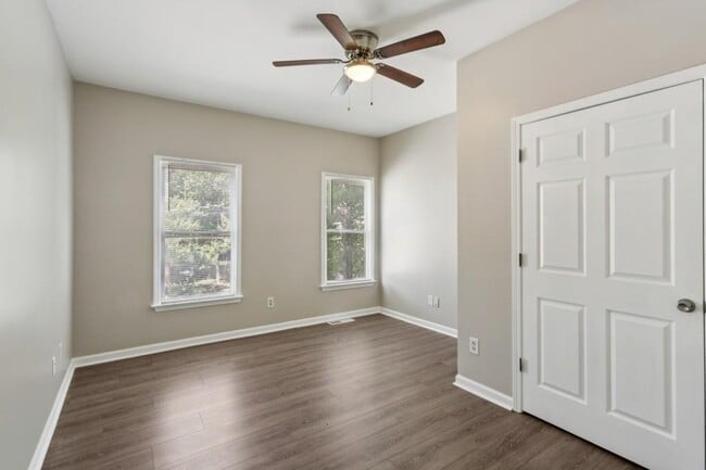 Foto del edificio - 739 Prince Pl NW