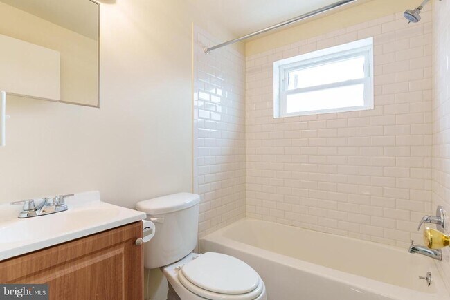 Foto del edificio - 101 E Camden Ave