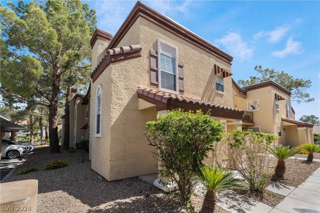 Primary Photo - 2801 N Rainbow Blvd