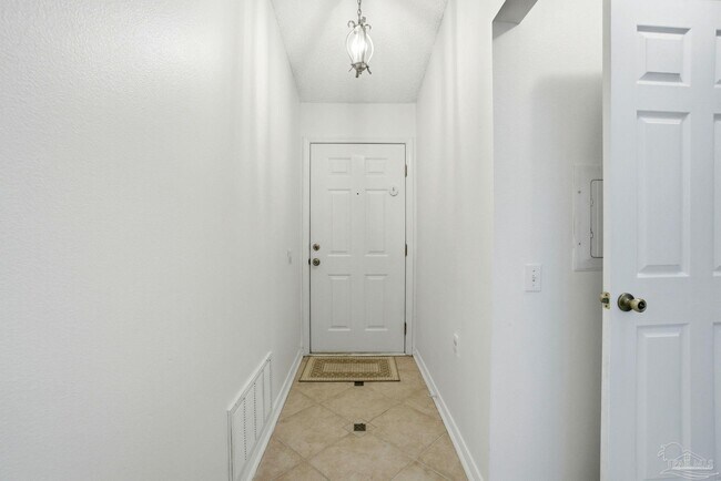 Building Photo - 2527 Trailwood Dr