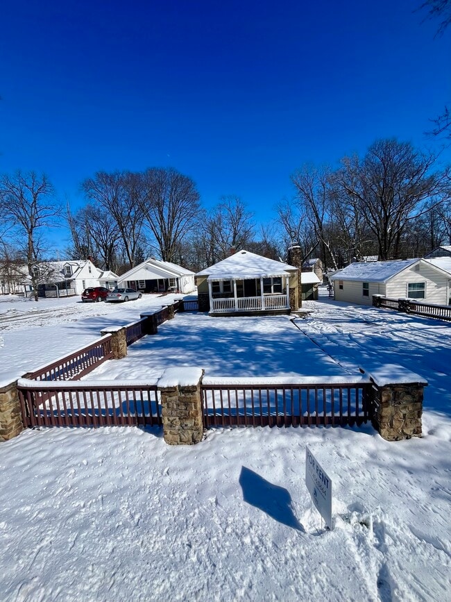 Building Photo - 161 Bosstick Ave