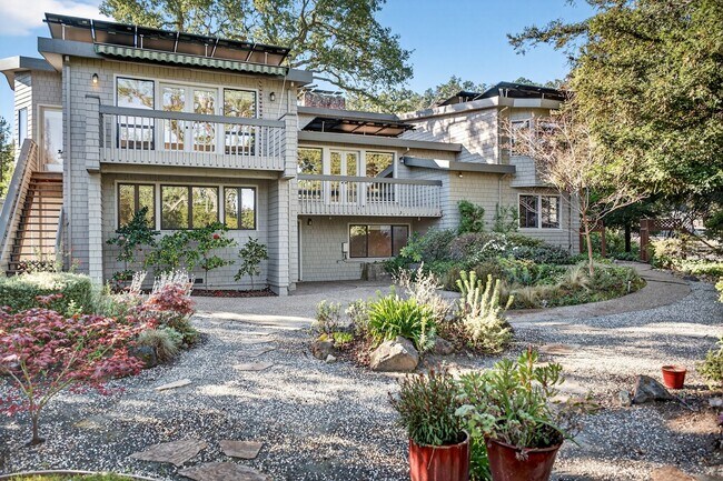 Foto del edificio - Rare 2,959 SQFT Lakewood Sanctuary | Lake Views & Private Balconies!