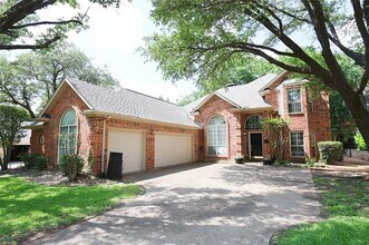 Building Photo - 2712 Northview Dr