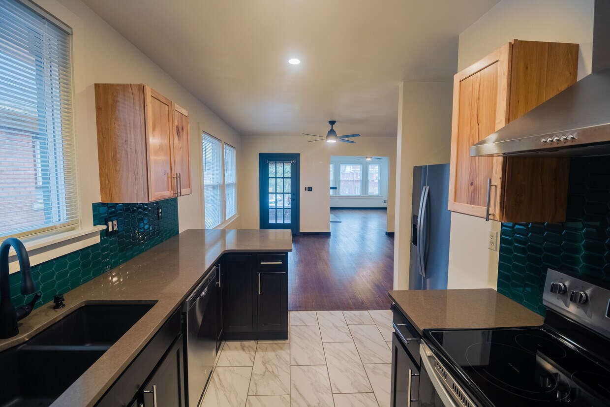 Foto principal - 2045 Calvert St