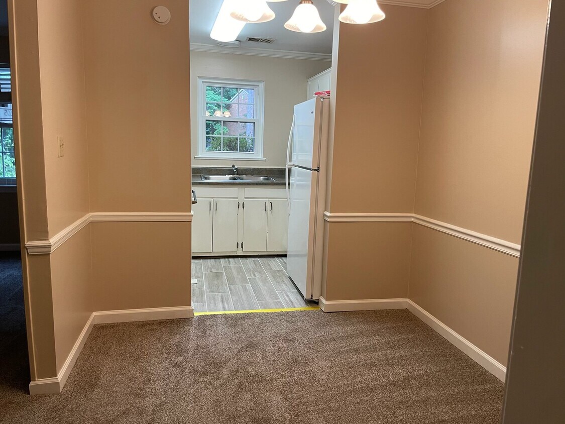 Building Photo - 2044 Montreat Cir