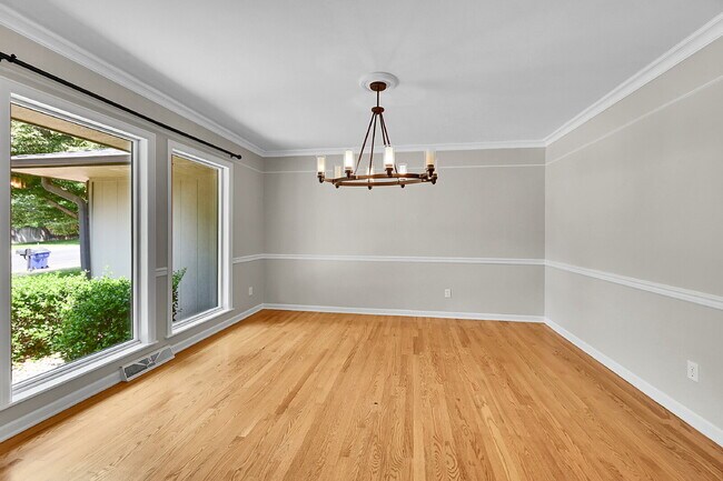 Foto del edificio - $6,250.00 - 5 Bedrooms, 3.5 Bathrooms, Sin...