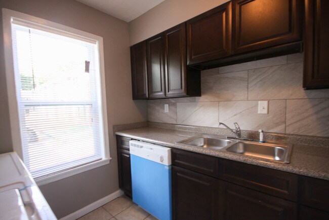 Foto del edificio - 3382 Spottswood Ave