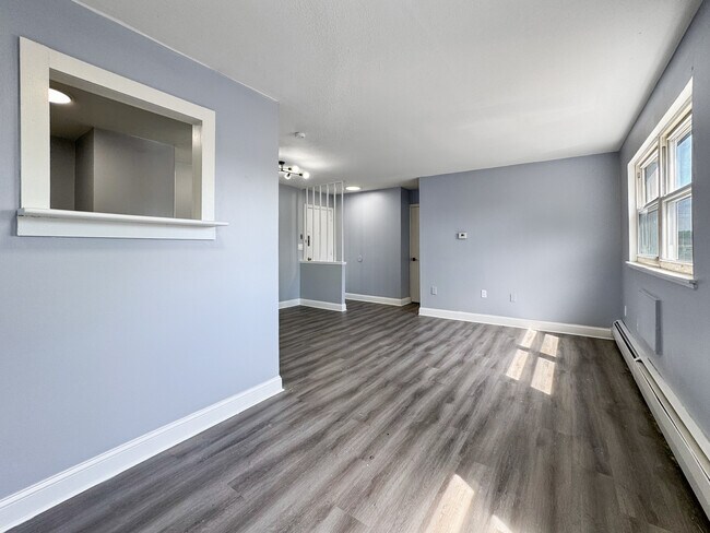 Foto del edificio - 161-163 Tolland St