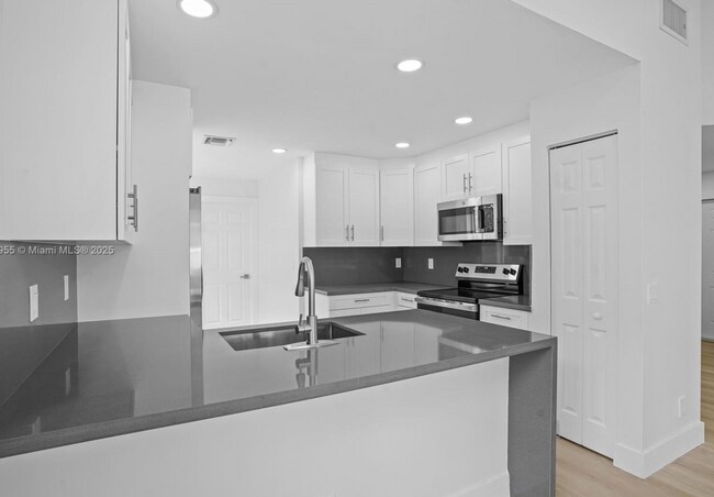 Building Photo - 9354 Arborwood Cir