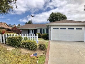 Building Photo - 432 Camino de Encanto