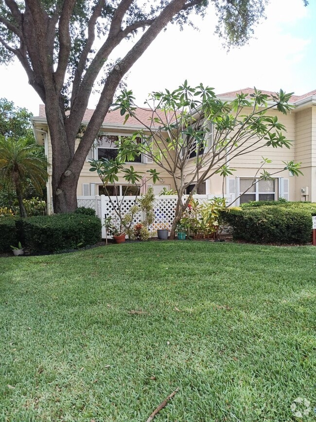 Building Photo - 8140 Bridgewater Ct