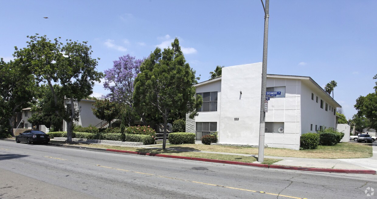 Foto principal - 605 E Sycamore St