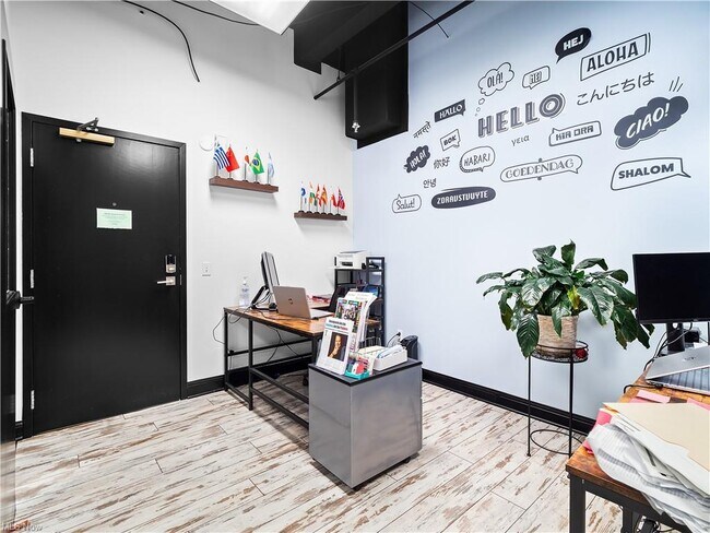 Foto del edificio - 408 W Saint Clair Ave