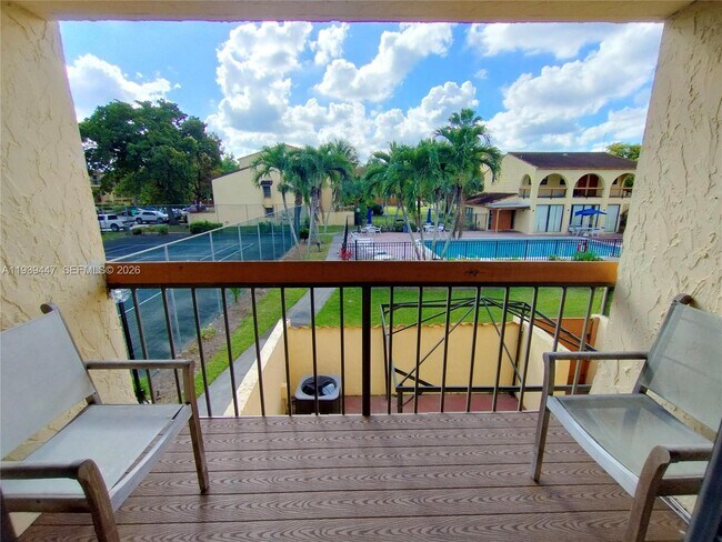 Foto del edificio - 7734 Balboa St