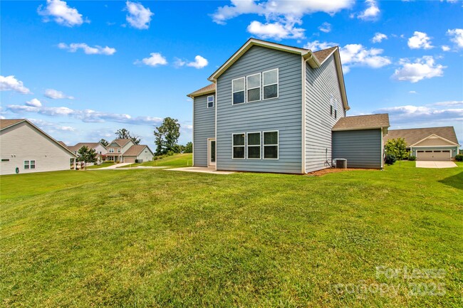 Building Photo - 129 Canada Dr