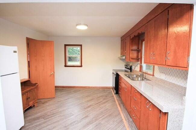 Building Photo - Freshly Remodeled 1 Bedroom House in Brandon
