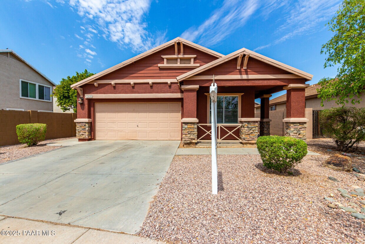 Foto principal - 1410 S 119th Ln