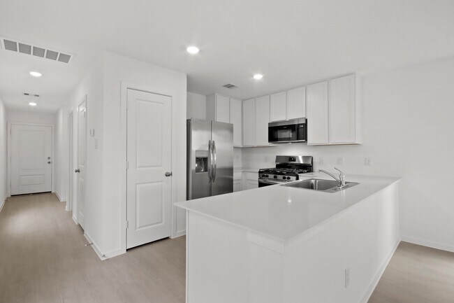 Foto del edificio - 18262 Via Aurelia Dr