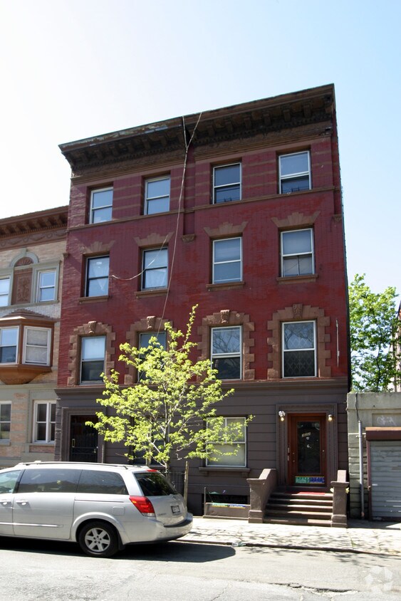 Primary Photo - 322 W 138th St