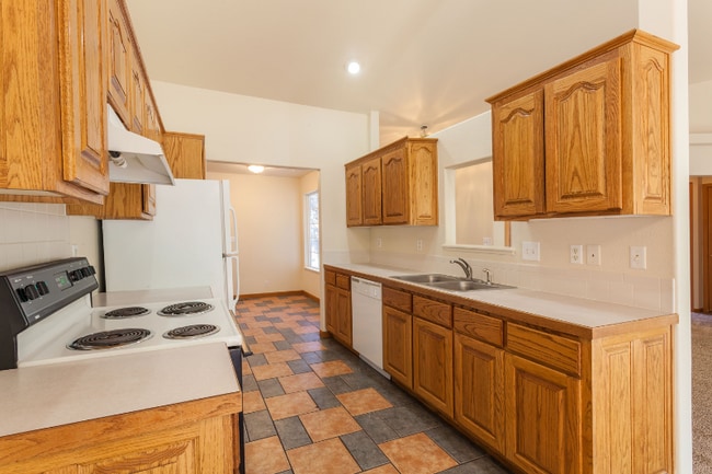 Building Photo - 830 Madera Ct