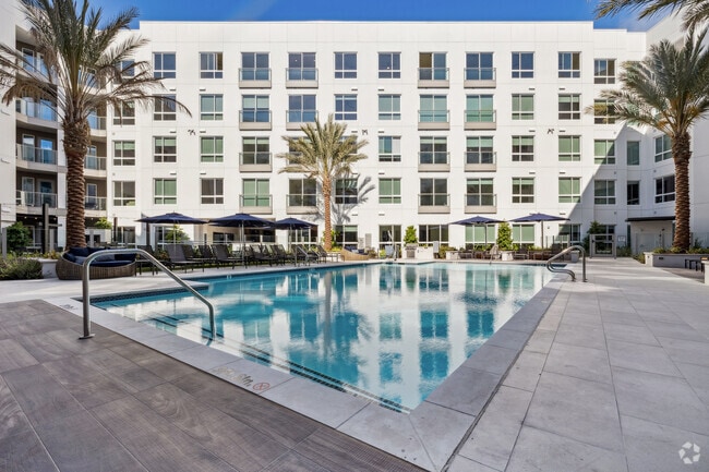 Building Photo - Hanover Burlingame