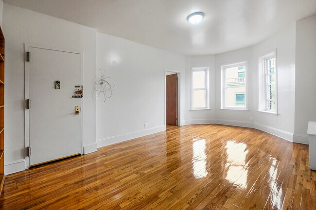 Bedroom - 212 Kingston Ave
