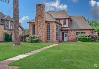 Building Photo - 5339 Holly View Dr