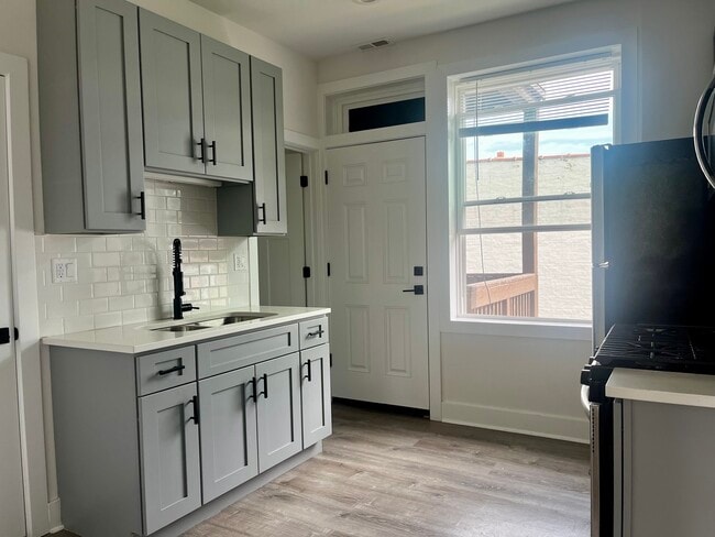 Foto del edificio - 5315 N Damen Ave