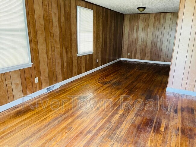 Foto del edificio - 4406 Ferndale Rd