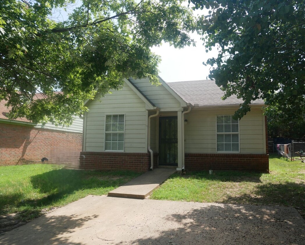 Primary Photo - 7128 Village Ln