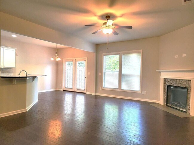 Building Photo - 1015 Justins Pl Ct