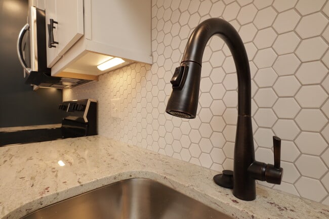 Kitchen - 210 E Grace St