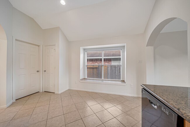 Foto del edificio - 18439 Sunrise Oaks Ct