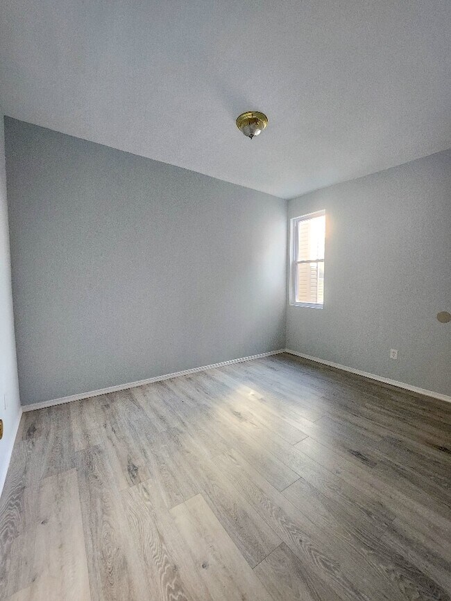 Foto del edificio - 5448 Walnut St