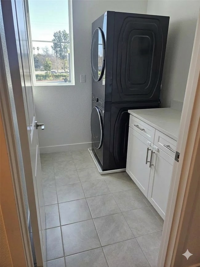 Building Photo - 11737 Florence Ave