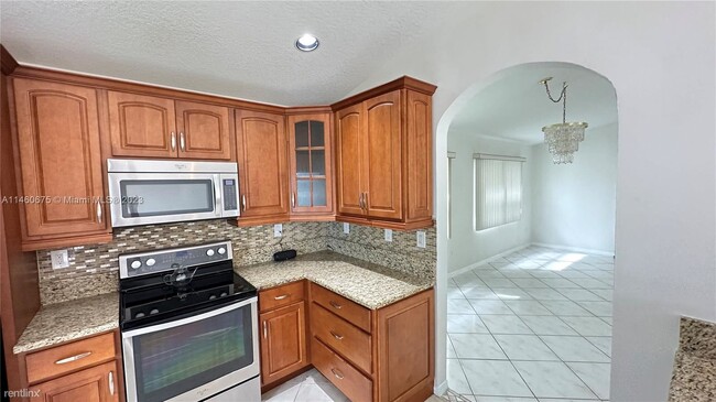 Foto del edificio - 3 br, 2 bath House - 16774 NW 12th St